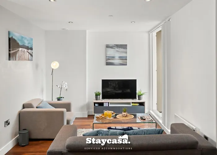Spectacular Apartment Balcony View In City Centre